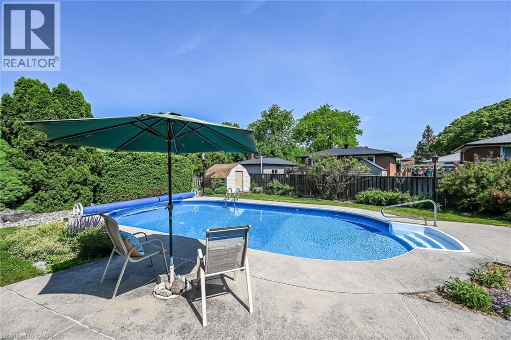 












40 BERMUDA Court

,
Hamilton,




Ontario
L9C2J8

