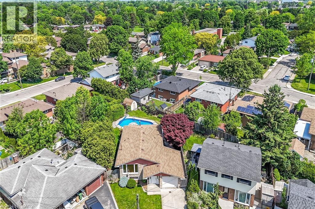 












40 BERMUDA Court

,
Hamilton,




Ontario
L9C2J8


