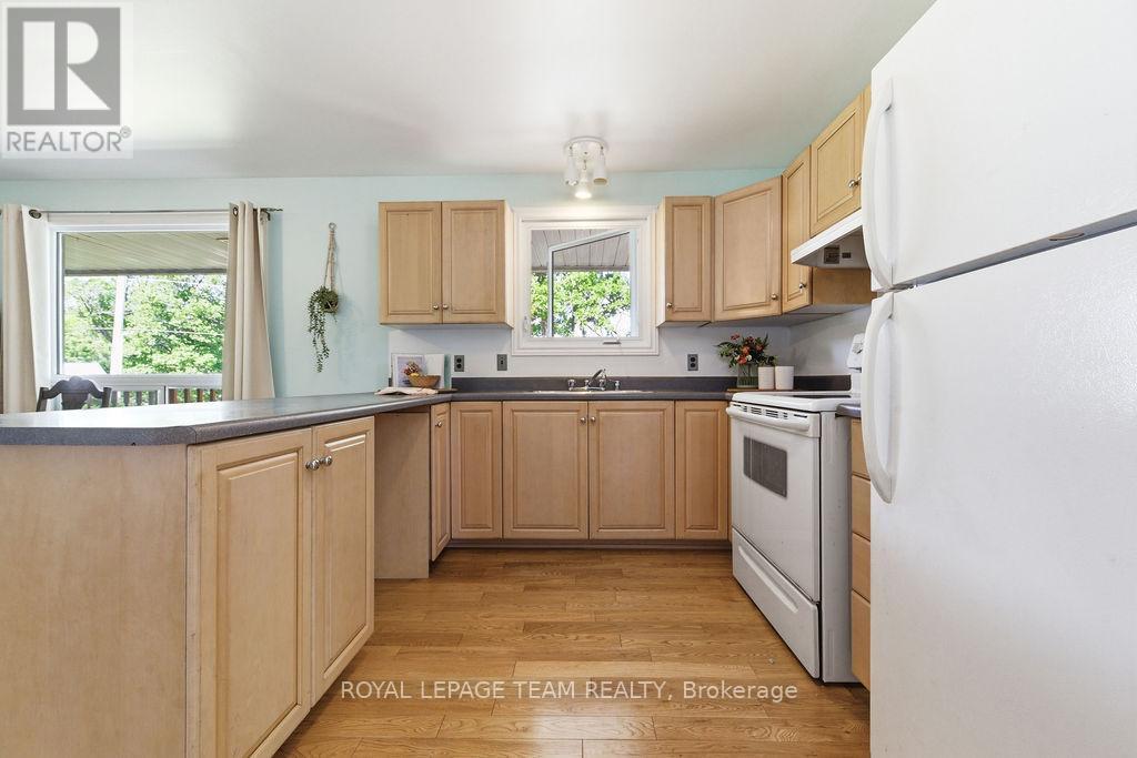 












3697 BURNSTOWN ROAD

,
Horton,




Ontario
K7V3Z4


