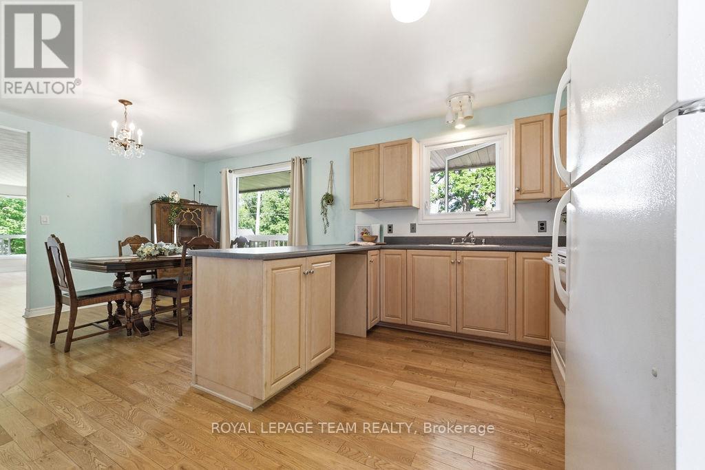 












3697 BURNSTOWN ROAD

,
Horton,




Ontario
K7V3Z4

