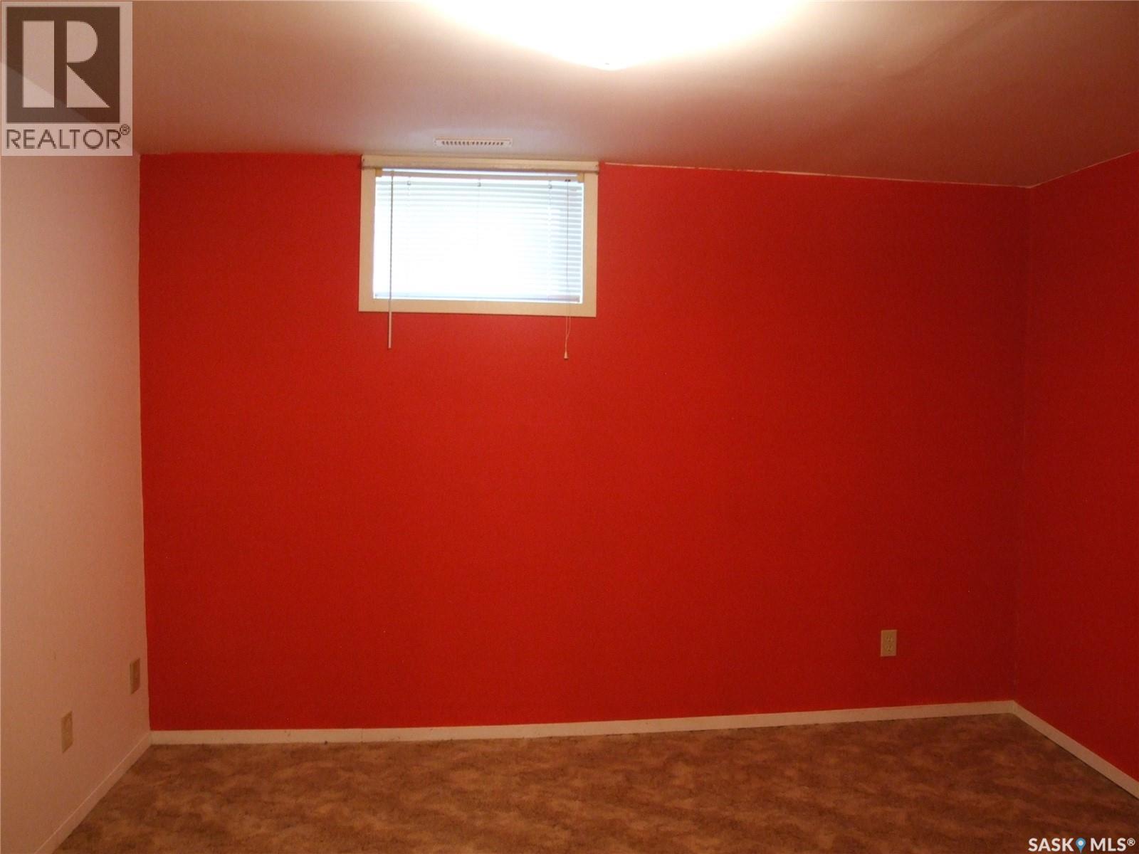 












325 3rd AVENUE E

,
Leader,




Saskatchewan
S0N1H0

