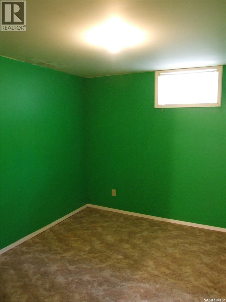 












325 3rd AVENUE E

,
Leader,




Saskatchewan
S0N1H0

