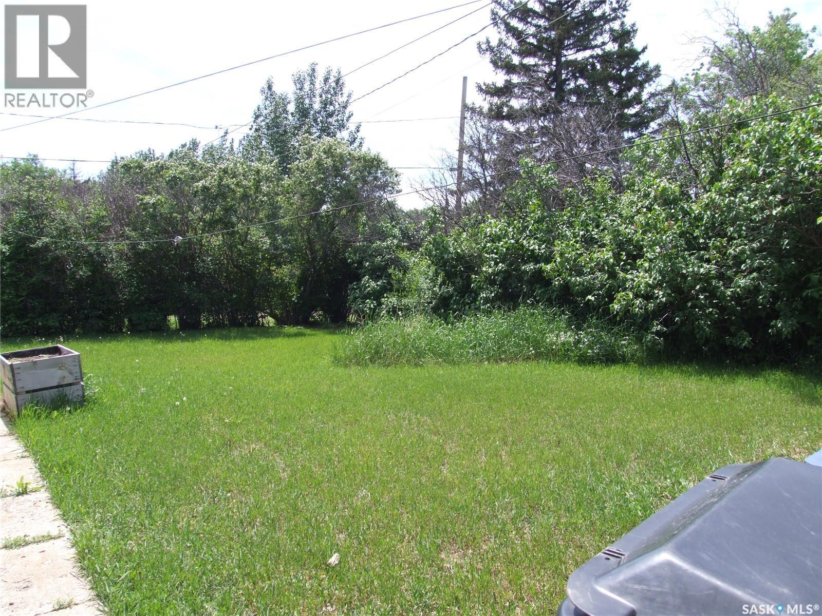 












325 3rd AVENUE E

,
Leader,




Saskatchewan
S0N1H0

