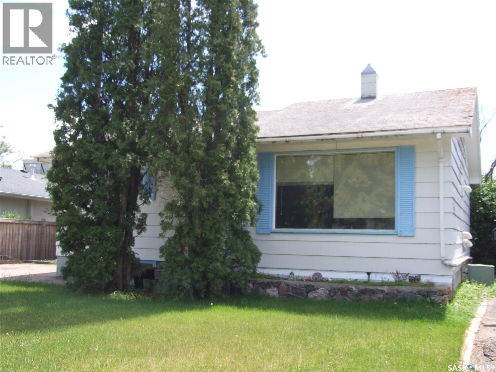 












325 3rd AVENUE E

,
Leader,




Saskatchewan
S0N1H0

