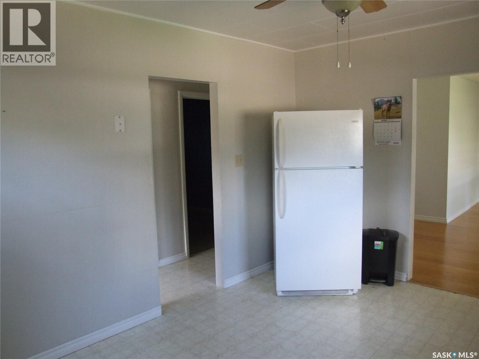 












325 3rd AVENUE E

,
Leader,




Saskatchewan
S0N1H0

