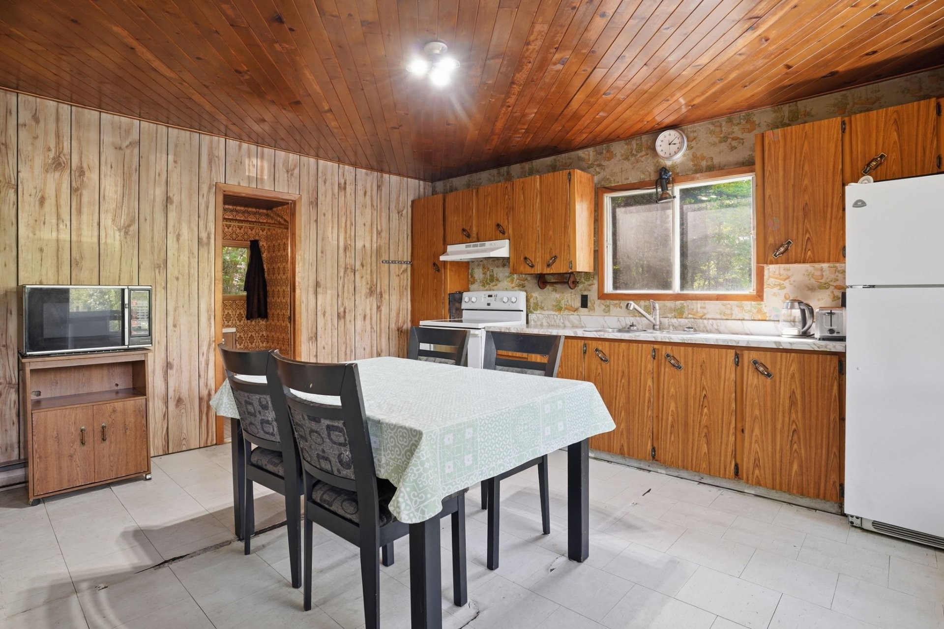 









135


Ch. Laporte

,
Val-des-Bois,




QC
J0X3C0


