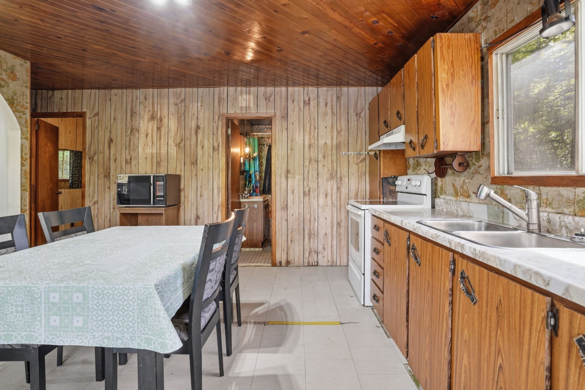 









135


Ch. Laporte

,
Val-des-Bois,




QC
J0X3C0


