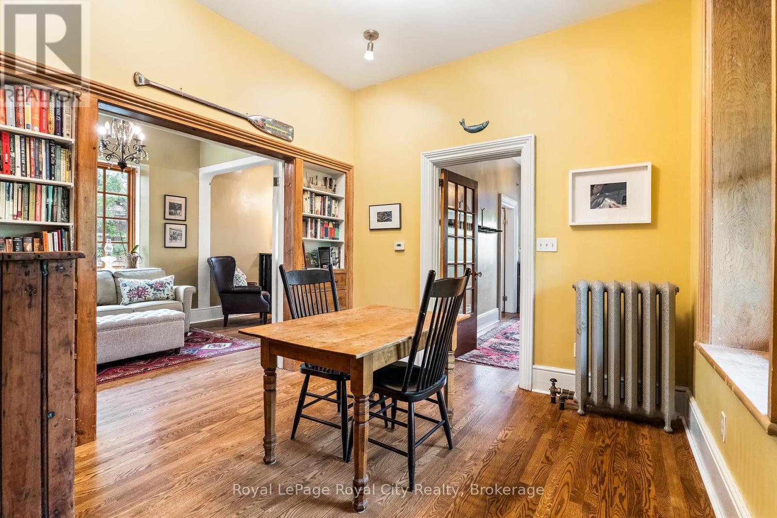 












19 LONDON ROAD E

,
Guelph (Exhibition Park),




Ontario
N1H2B2


