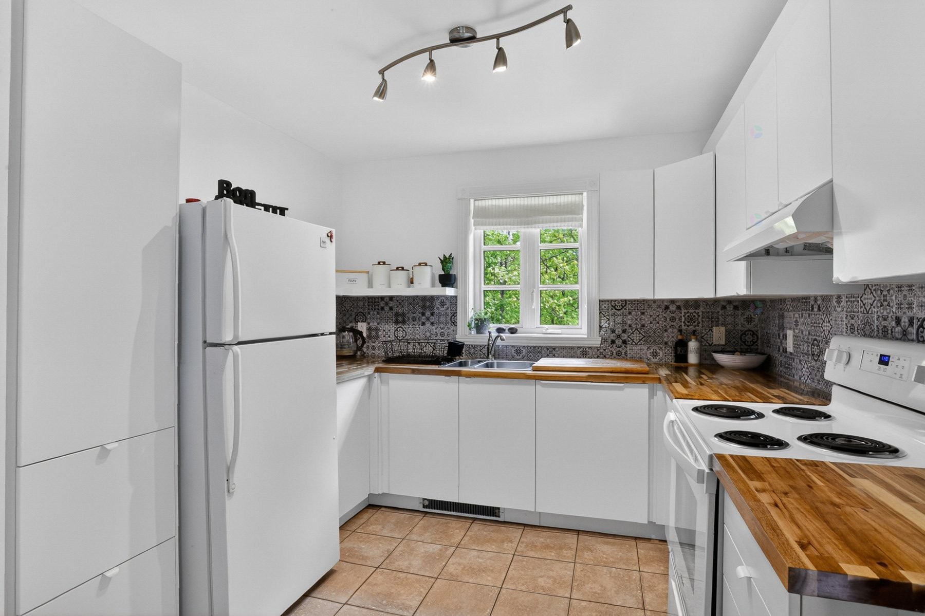 









520


Ch. de la Petite-Mékinac N.

,
Saint-Tite,




QC
G0X3H0


