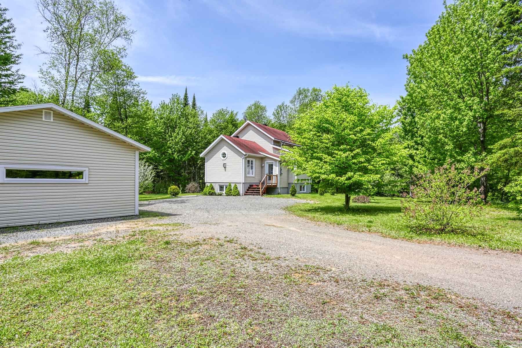 









520


Ch. de la Petite-Mékinac N.

,
Saint-Tite,




QC
G0X3H0

