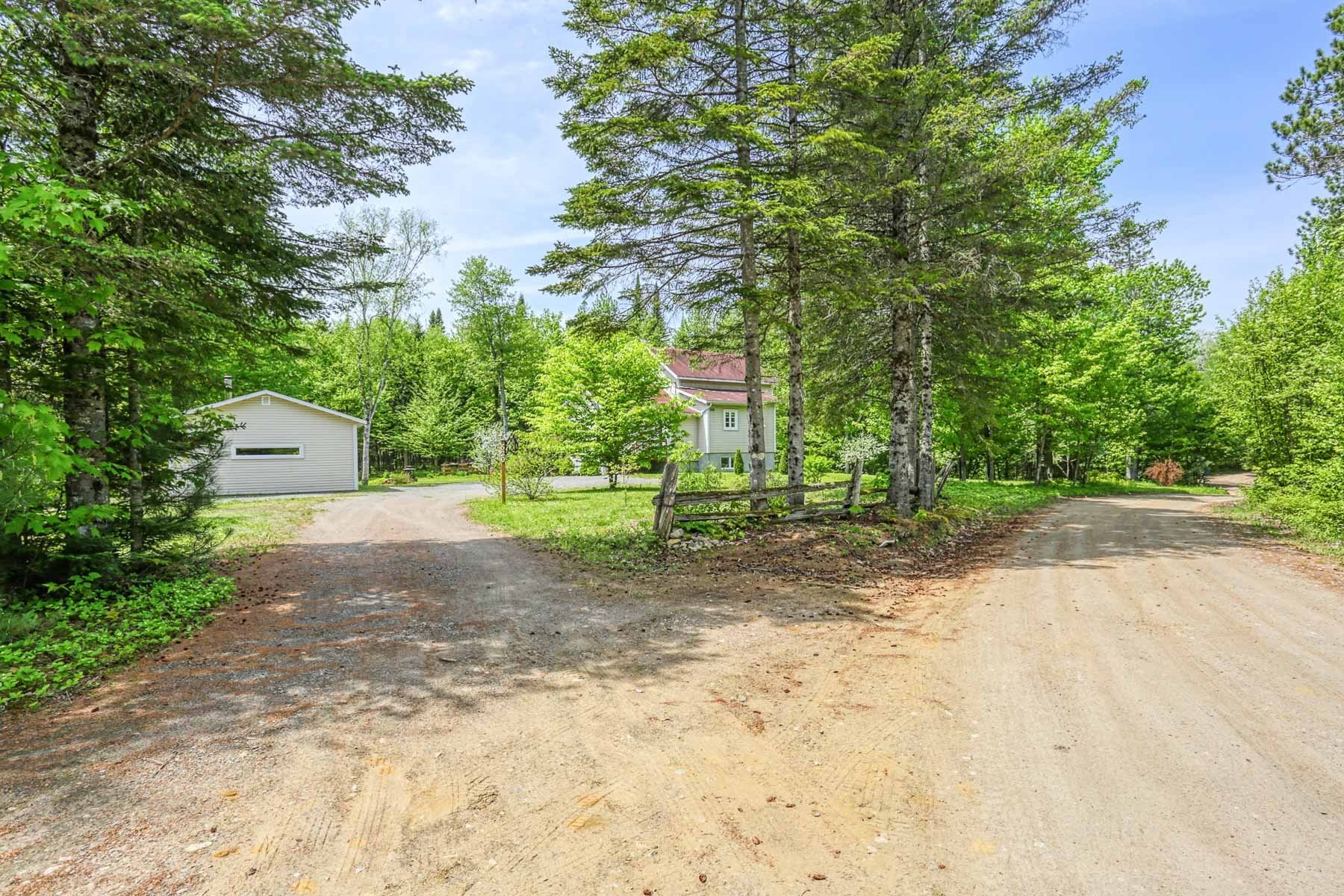









520


Ch. de la Petite-Mékinac N.

,
Saint-Tite,




QC
G0X3H0


