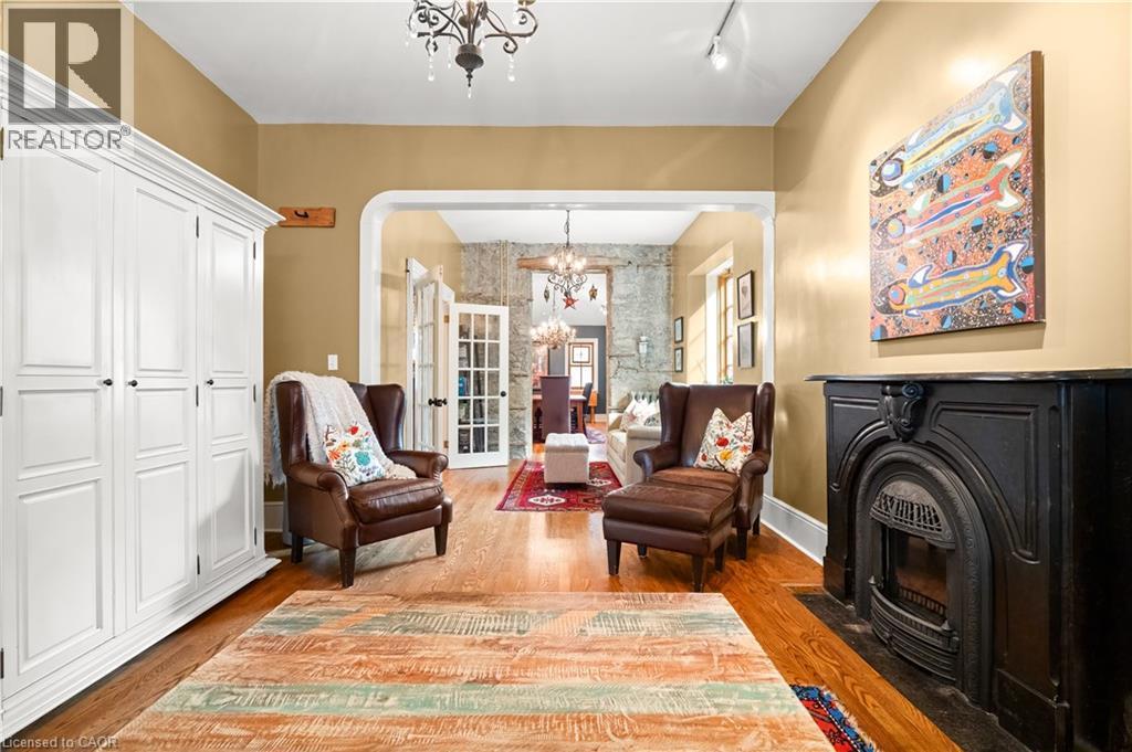 












19 LONDON Road E

,
Guelph,




Ontario
N1H2B2


