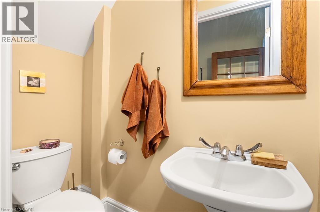 












19 LONDON Road E

,
Guelph,




Ontario
N1H2B2

