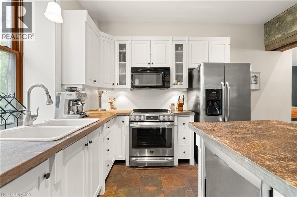 












19 LONDON Road E

,
Guelph,




Ontario
N1H2B2

