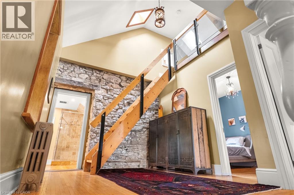












19 LONDON Road E

,
Guelph,




Ontario
N1H2B2

