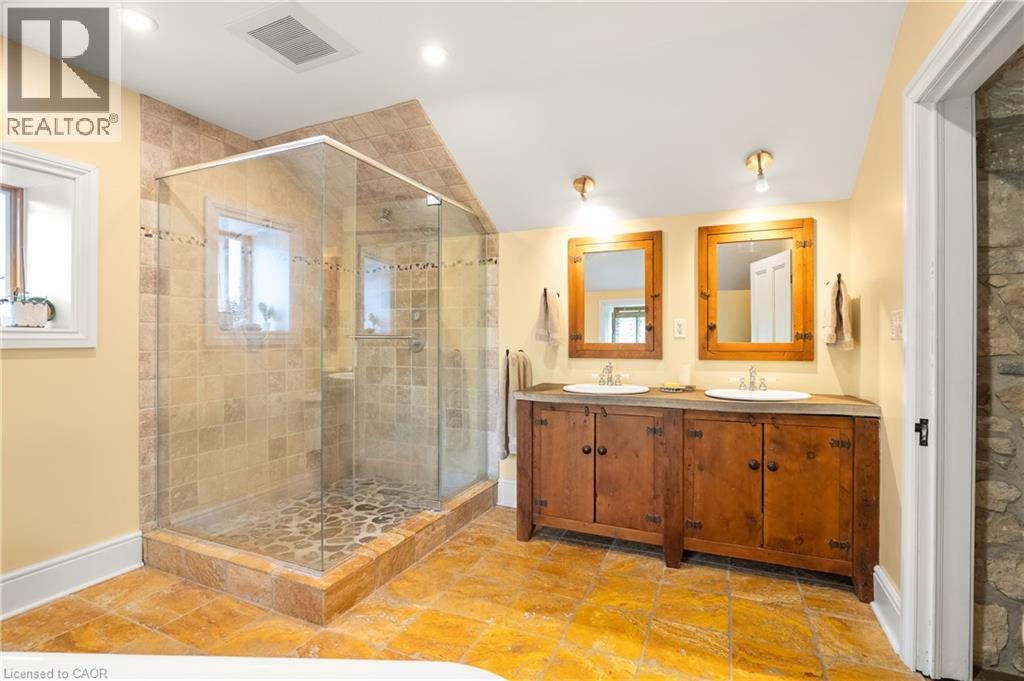 












19 LONDON Road E

,
Guelph,




Ontario
N1H2B2

