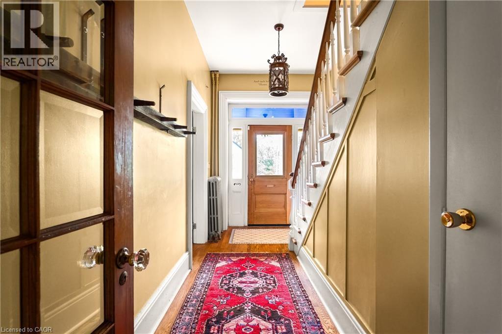 












19 LONDON Road E

,
Guelph,




Ontario
N1H2B2

