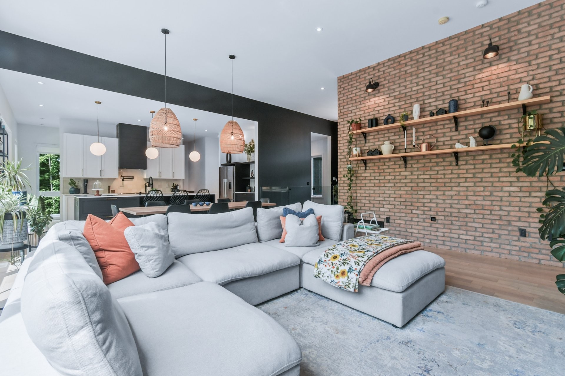 









7015


Ch. Marcil

,
Saint-Sauveur,




QC
J0R1R1

