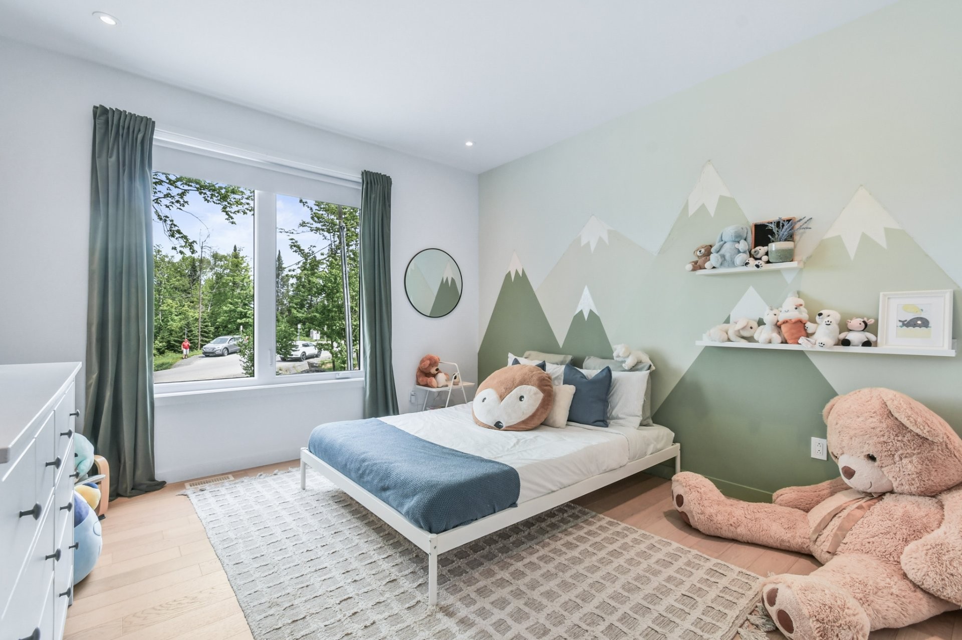 









7015


Ch. Marcil

,
Saint-Sauveur,




QC
J0R1R1

