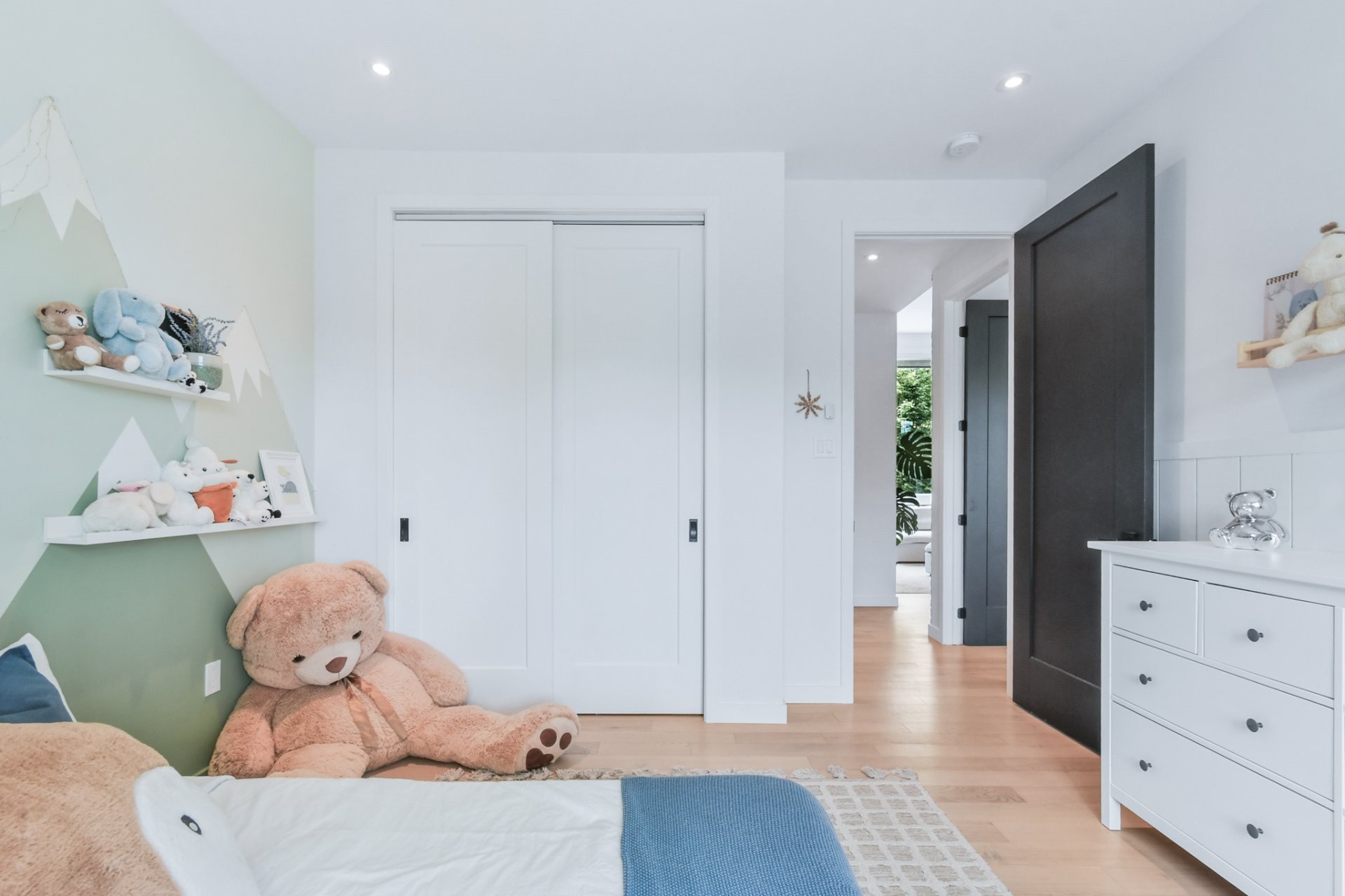 









7015


Ch. Marcil

,
Saint-Sauveur,




QC
J0R1R1

