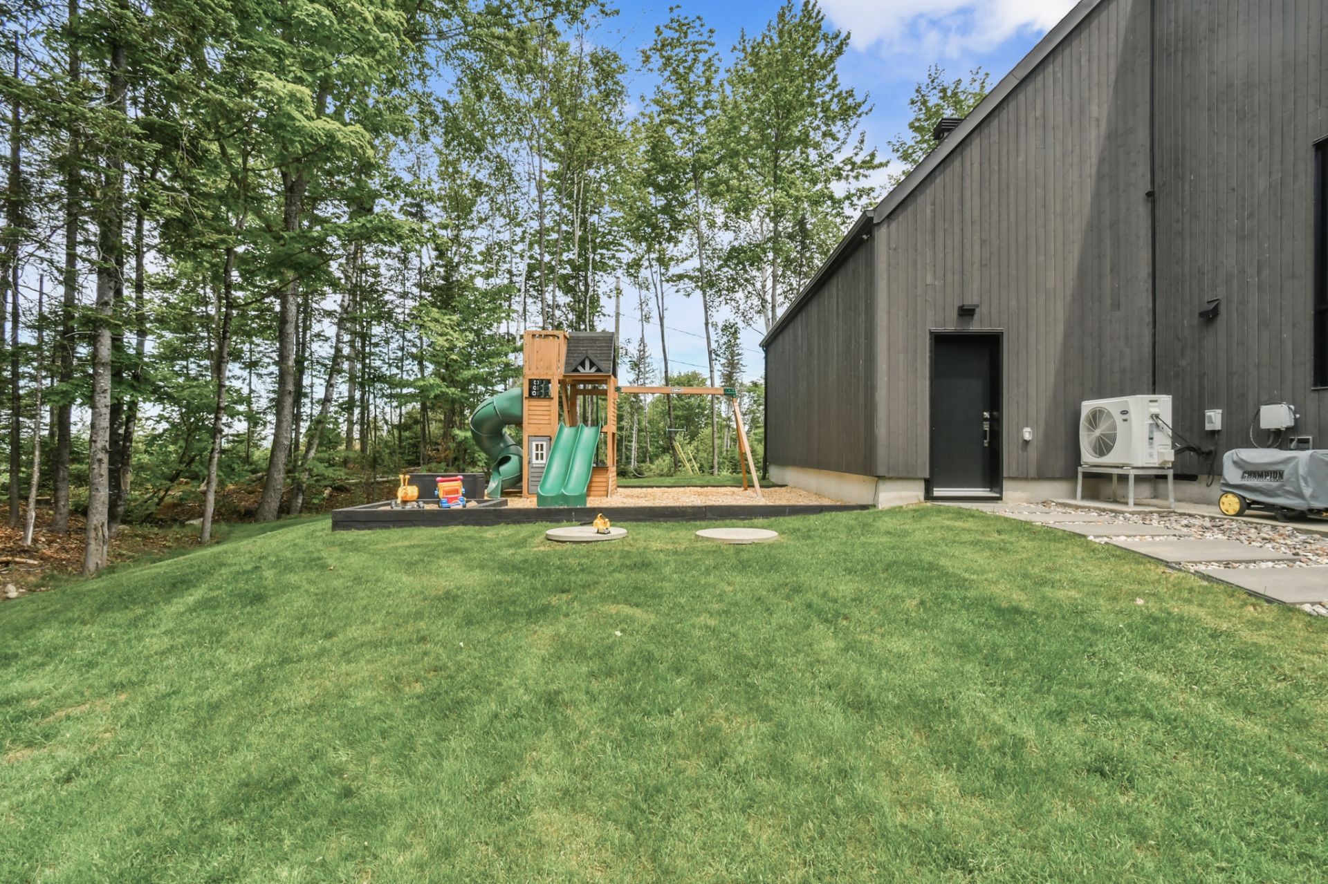 









7015


Ch. Marcil

,
Saint-Sauveur,




QC
J0R1R1

