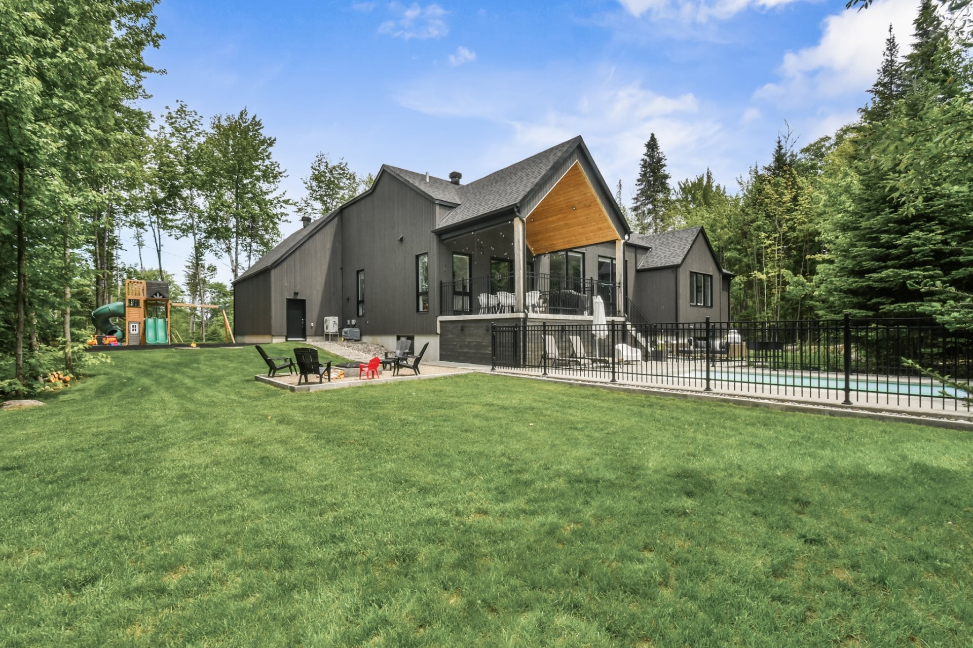 









7015


Ch. Marcil

,
Saint-Sauveur,




QC
J0R1R1


