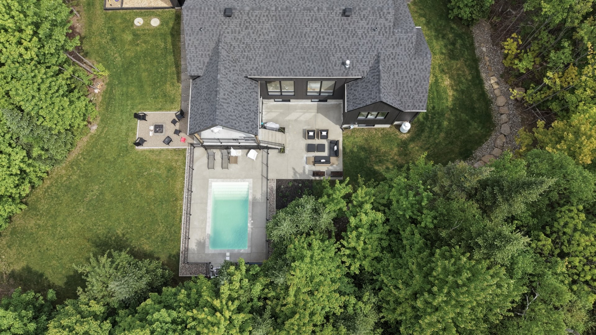 









7015


Ch. Marcil

,
Saint-Sauveur,




QC
J0R1R1


