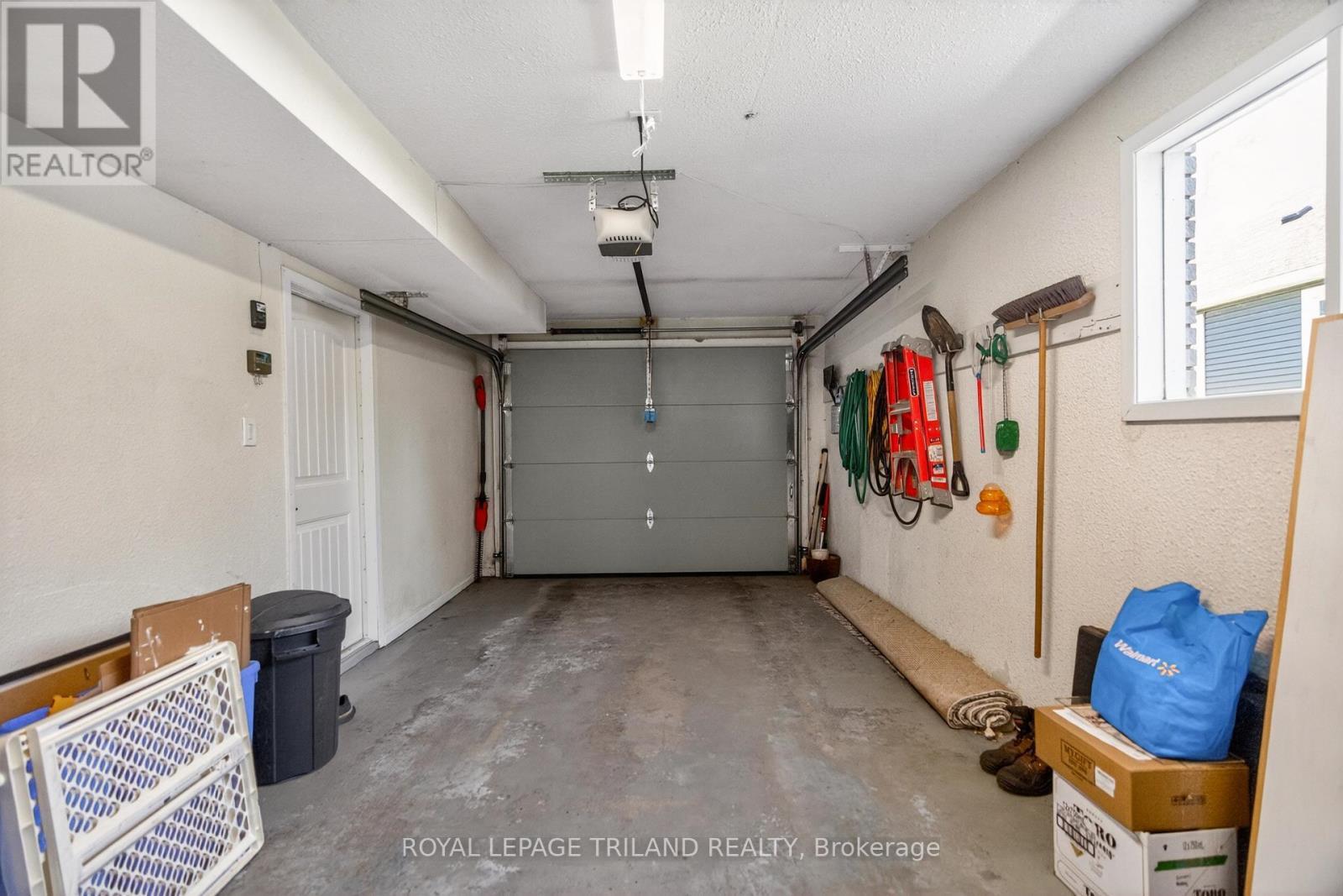 












496 THAMES STREET

,
Plympton-Wyoming (Plympton Wyoming),




Ontario
N0N1T0

