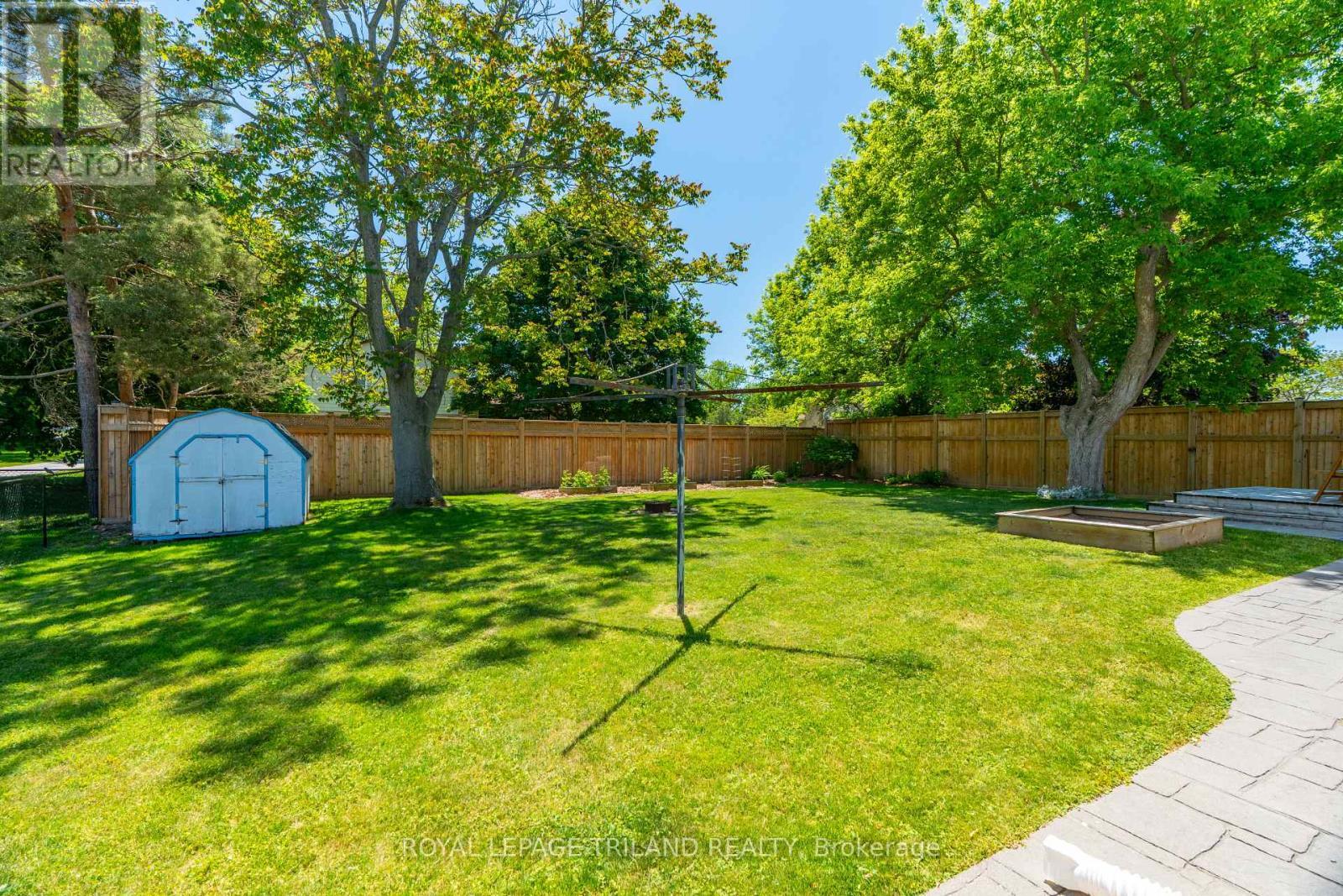 












496 THAMES STREET

,
Plympton-Wyoming (Plympton Wyoming),




Ontario
N0N1T0

