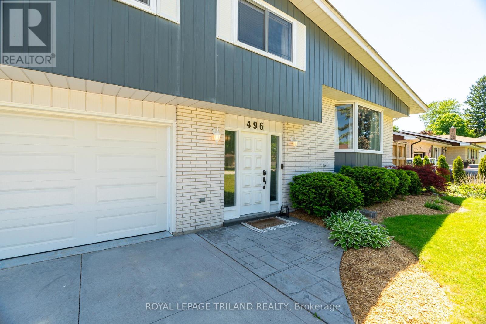 












496 THAMES STREET

,
Plympton-Wyoming (Plympton Wyoming),




Ontario
N0N1T0

