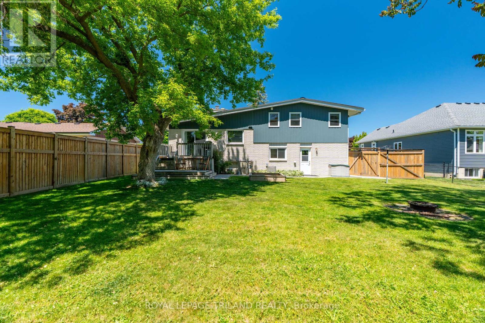 












496 THAMES STREET

,
Plympton-Wyoming (Plympton Wyoming),




Ontario
N0N1T0


