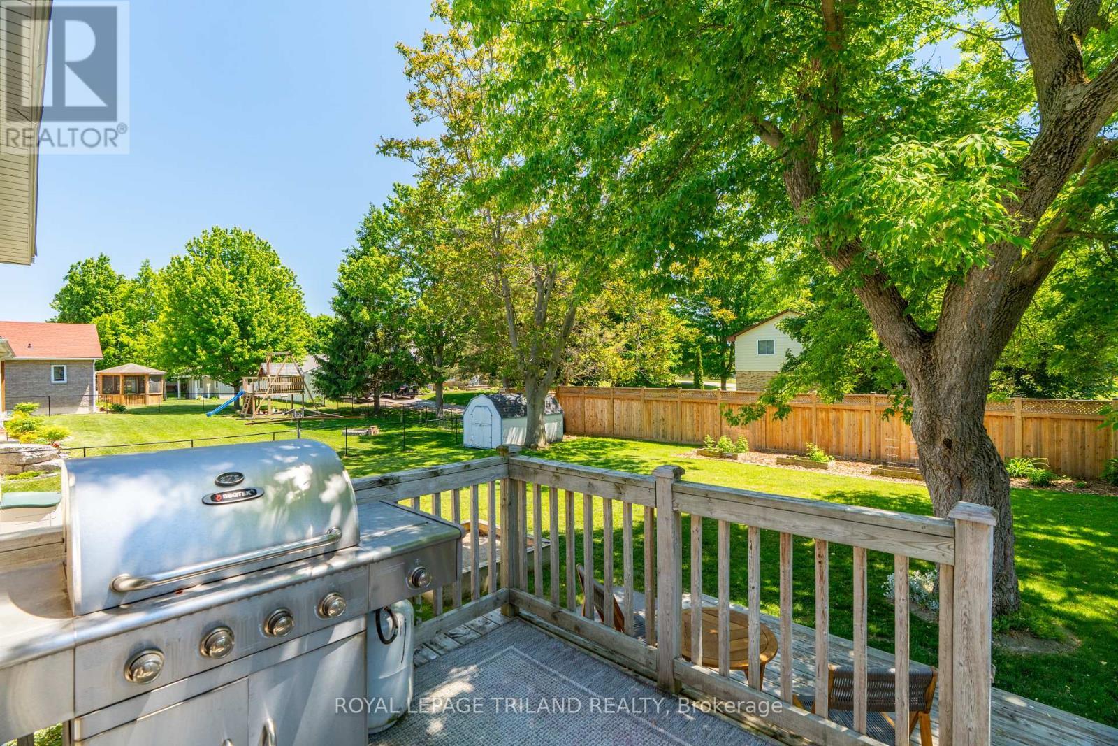












496 THAMES STREET

,
Plympton-Wyoming (Plympton Wyoming),




Ontario
N0N1T0

