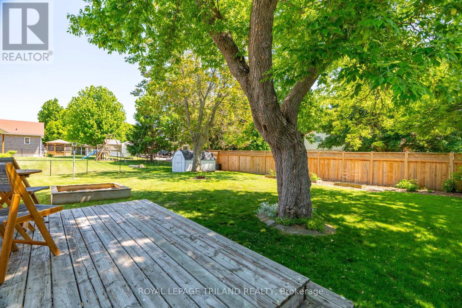 












496 THAMES STREET

,
Plympton-Wyoming (Plympton Wyoming),




Ontario
N0N1T0

