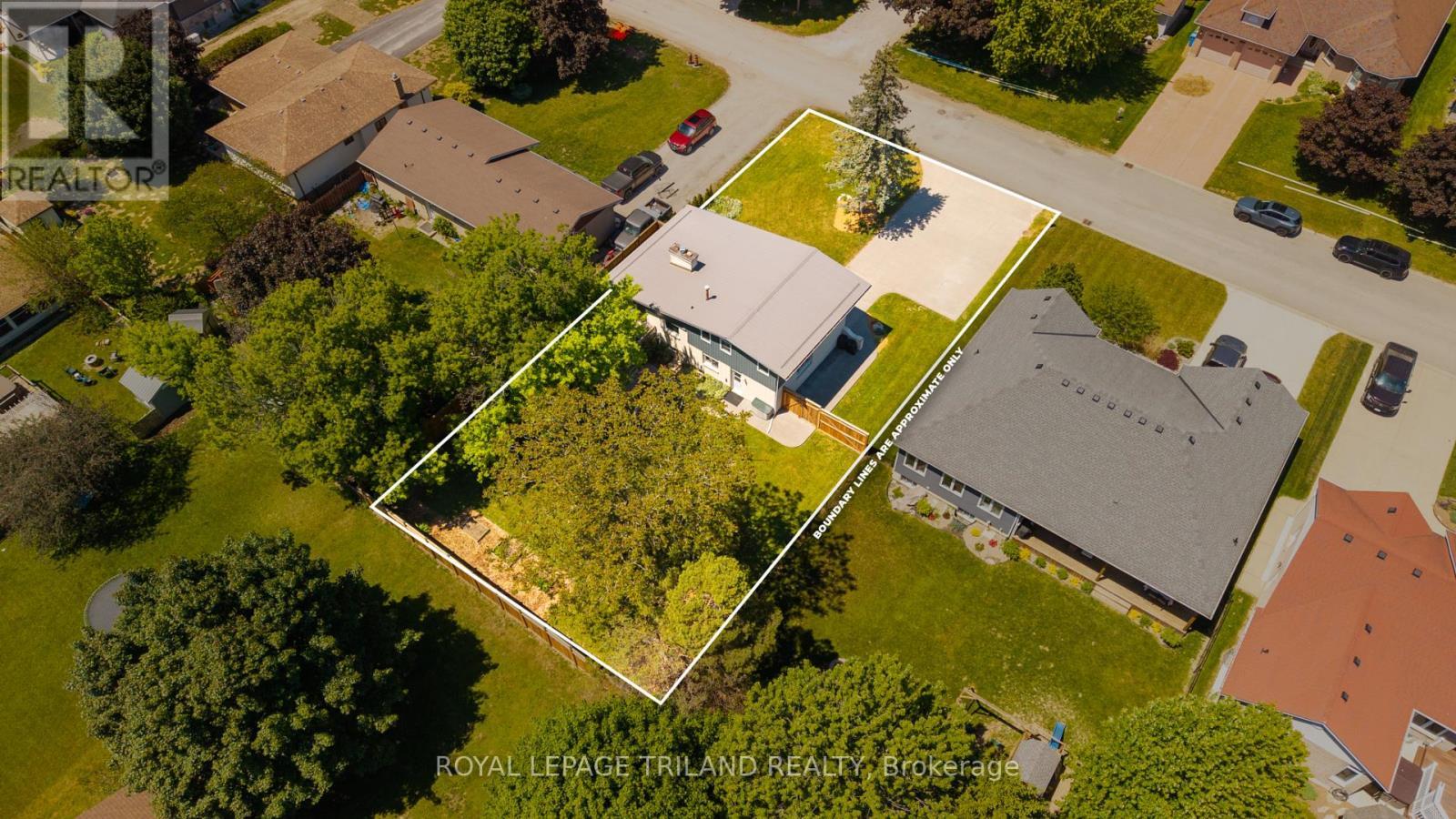 












496 THAMES STREET

,
Plympton-Wyoming (Plympton Wyoming),




Ontario
N0N1T0

