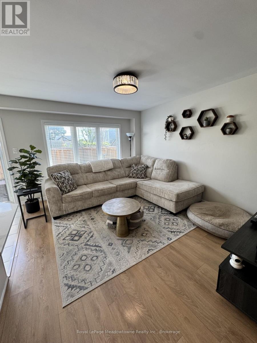 












178 WEST OAK TRAIL

,
Kitchener,




Ontario
N2R0J3

