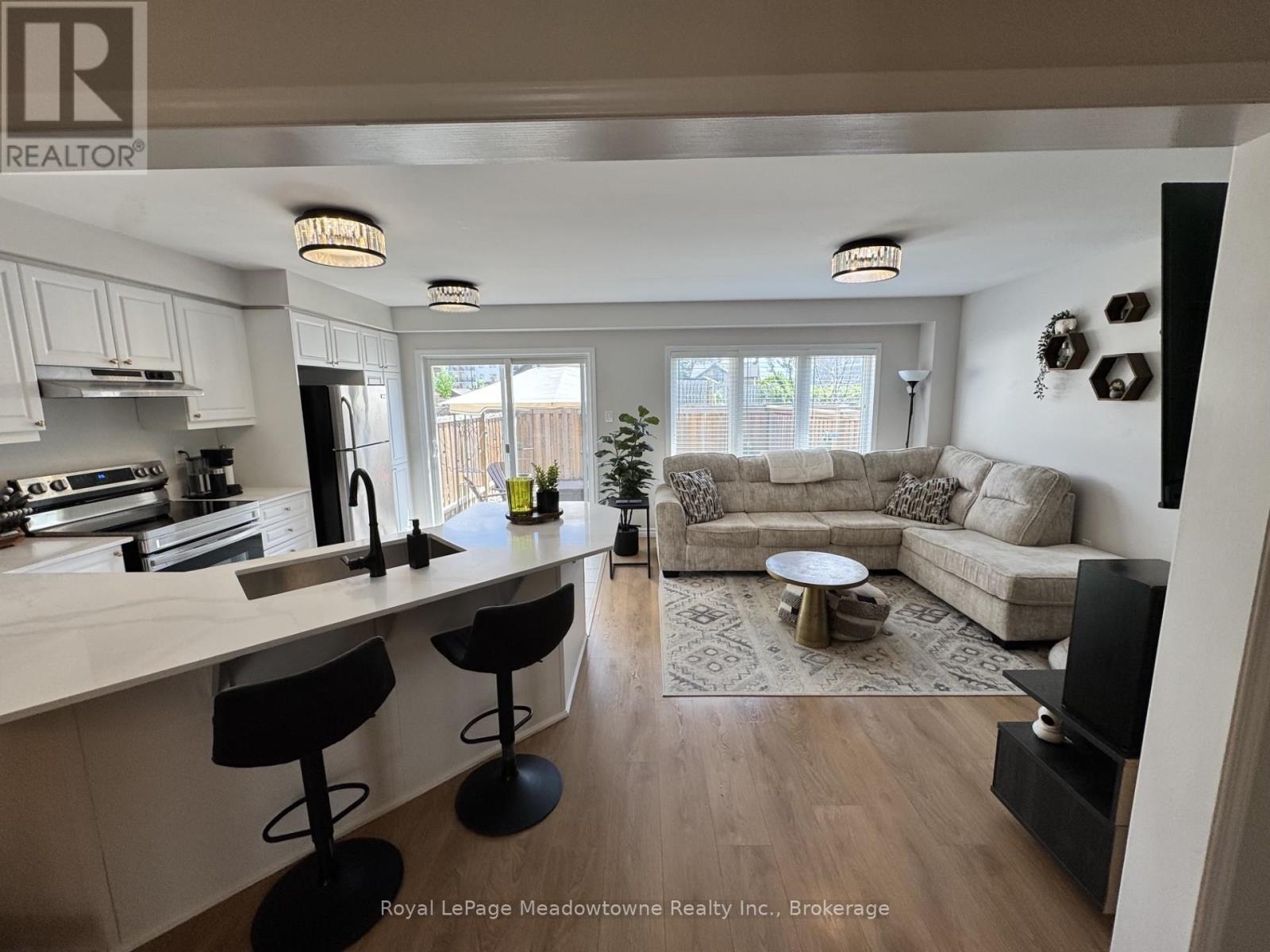 












178 WEST OAK TRAIL

,
Kitchener,




Ontario
N2R0J3

