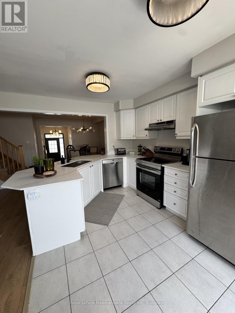 












178 WEST OAK TRAIL

,
Kitchener,




Ontario
N2R0J3

