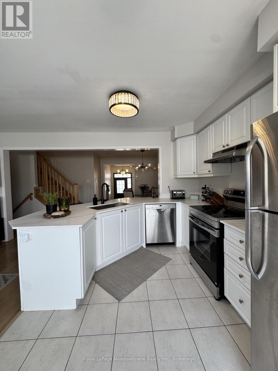 












178 WEST OAK TRAIL

,
Kitchener,




Ontario
N2R0J3

