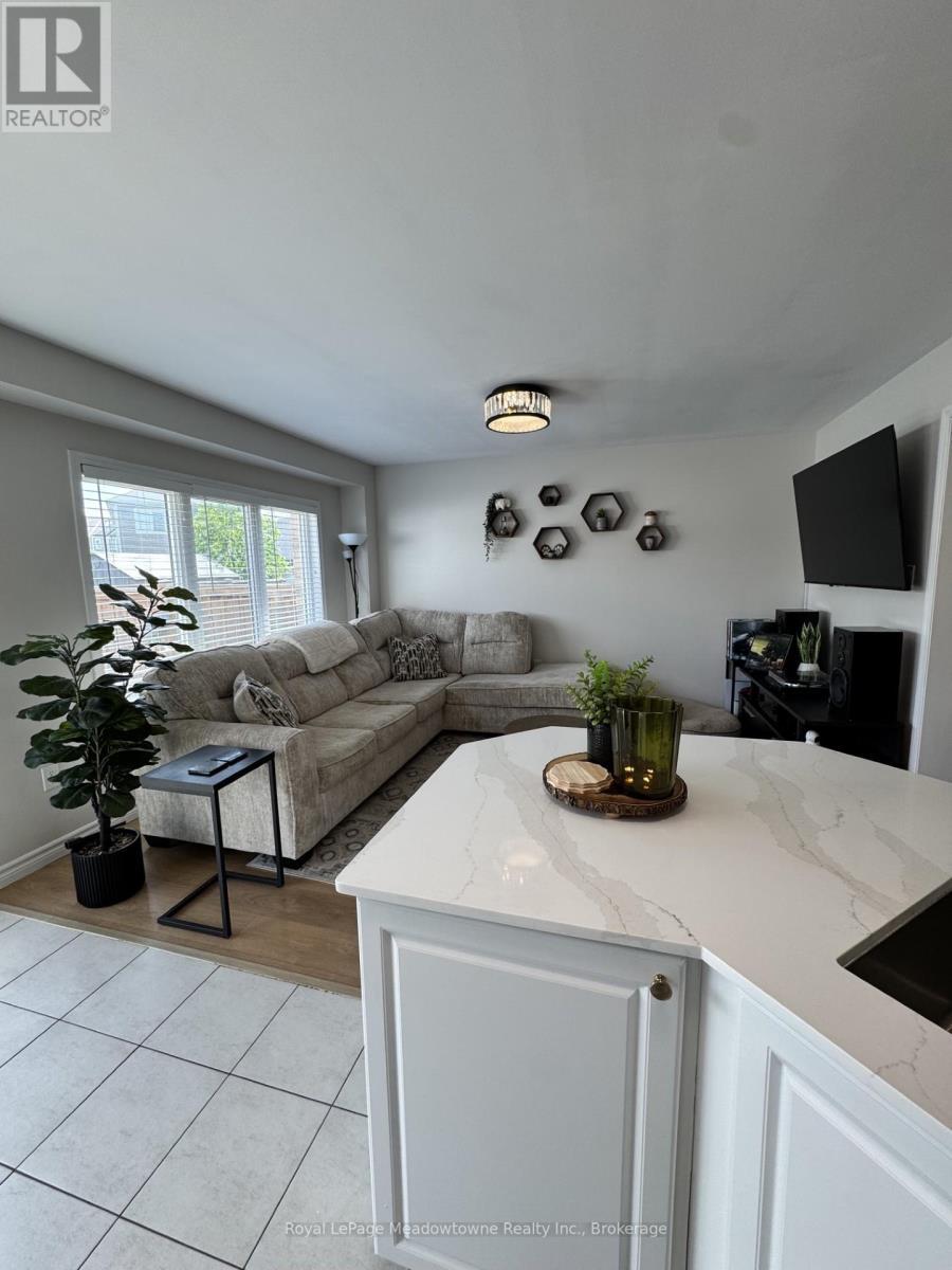 












178 WEST OAK TRAIL

,
Kitchener,




Ontario
N2R0J3

