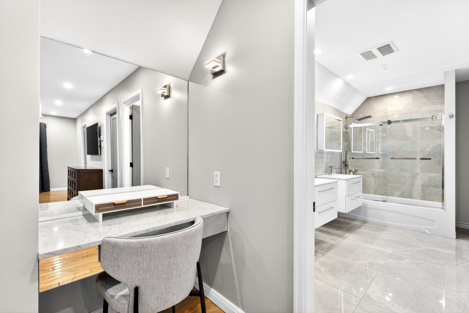









3225


Rue Bel-Air

,
Sherbrooke (Les Nations),




QC
J1L1A9

