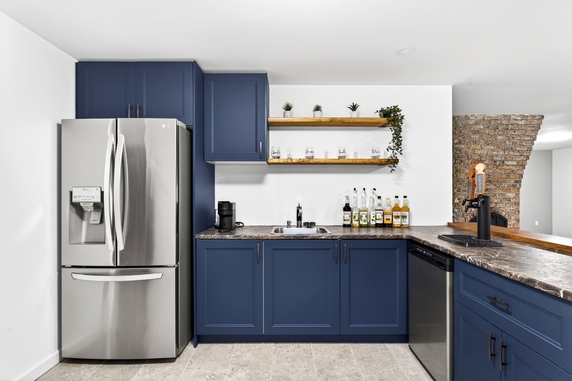 









3225


Rue Bel-Air

,
Sherbrooke (Les Nations),




QC
J1L1A9

