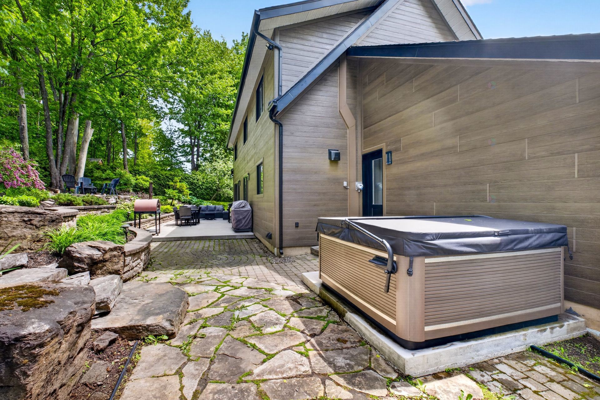









3225


Rue Bel-Air

,
Sherbrooke (Les Nations),




QC
J1L1A9

