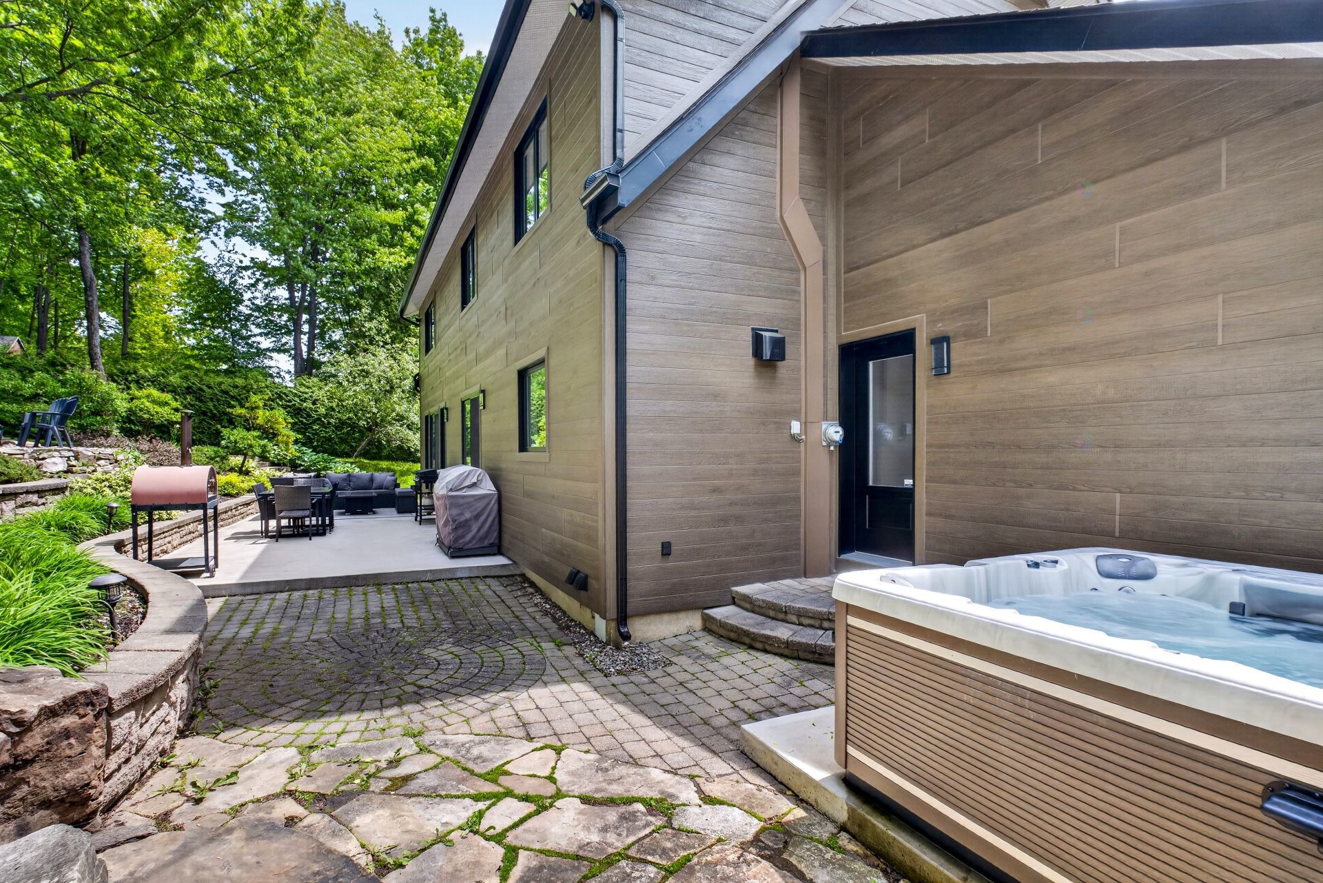 









3225


Rue Bel-Air

,
Sherbrooke (Les Nations),




QC
J1L1A9


