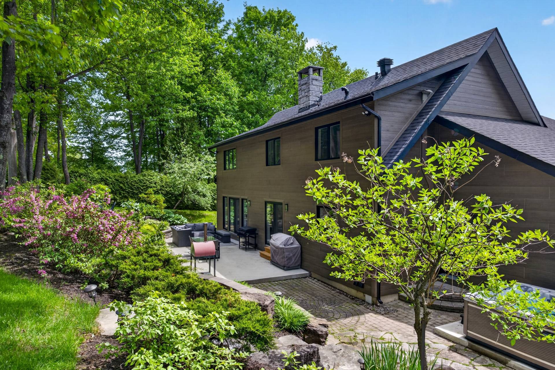 









3225


Rue Bel-Air

,
Sherbrooke (Les Nations),




QC
J1L1A9

