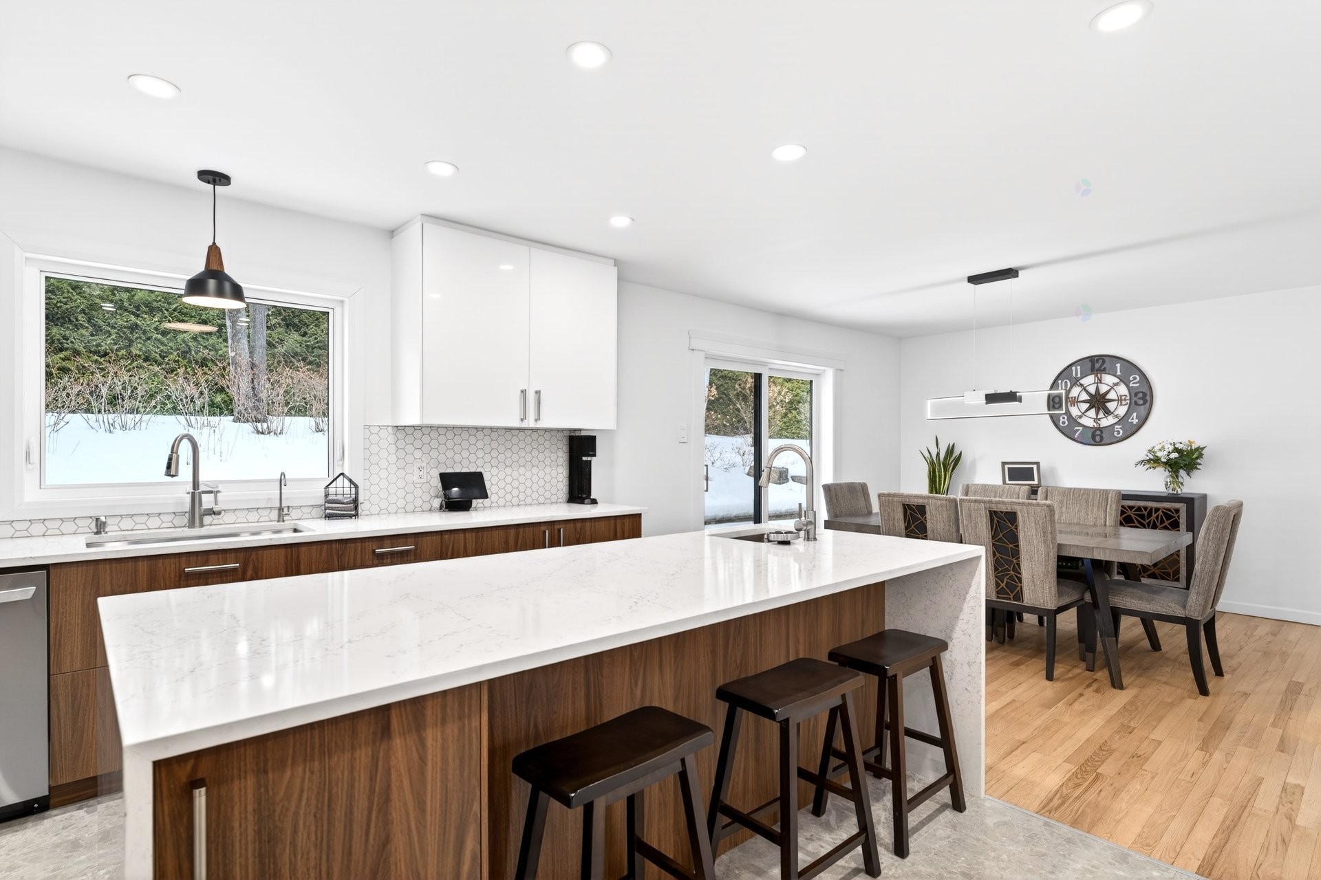 









3225


Rue Bel-Air

,
Sherbrooke (Les Nations),




QC
J1L1A9

