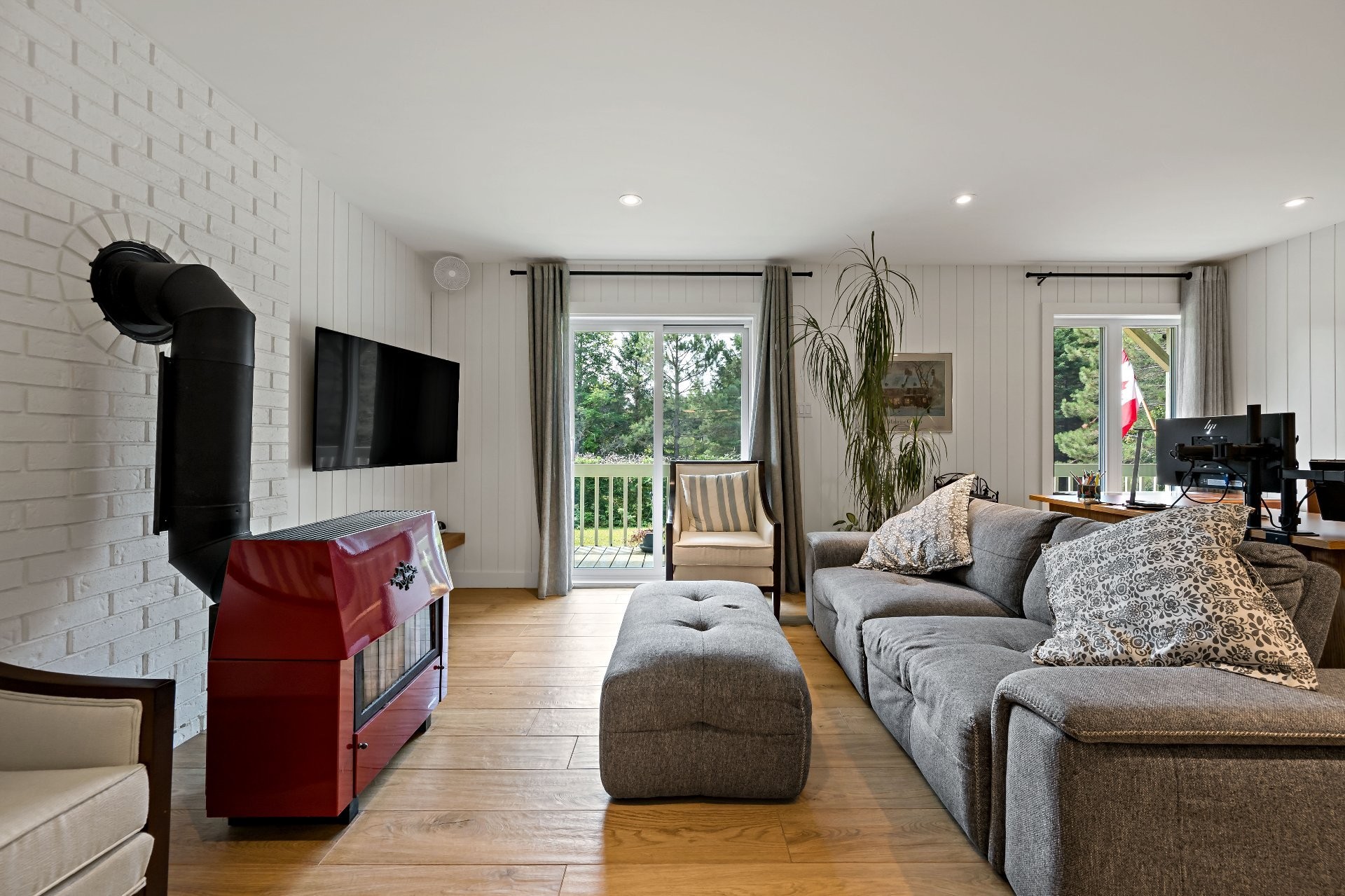 









144


Rue Richer

,
Mont-Tremblant,




QC
J8E1N1

