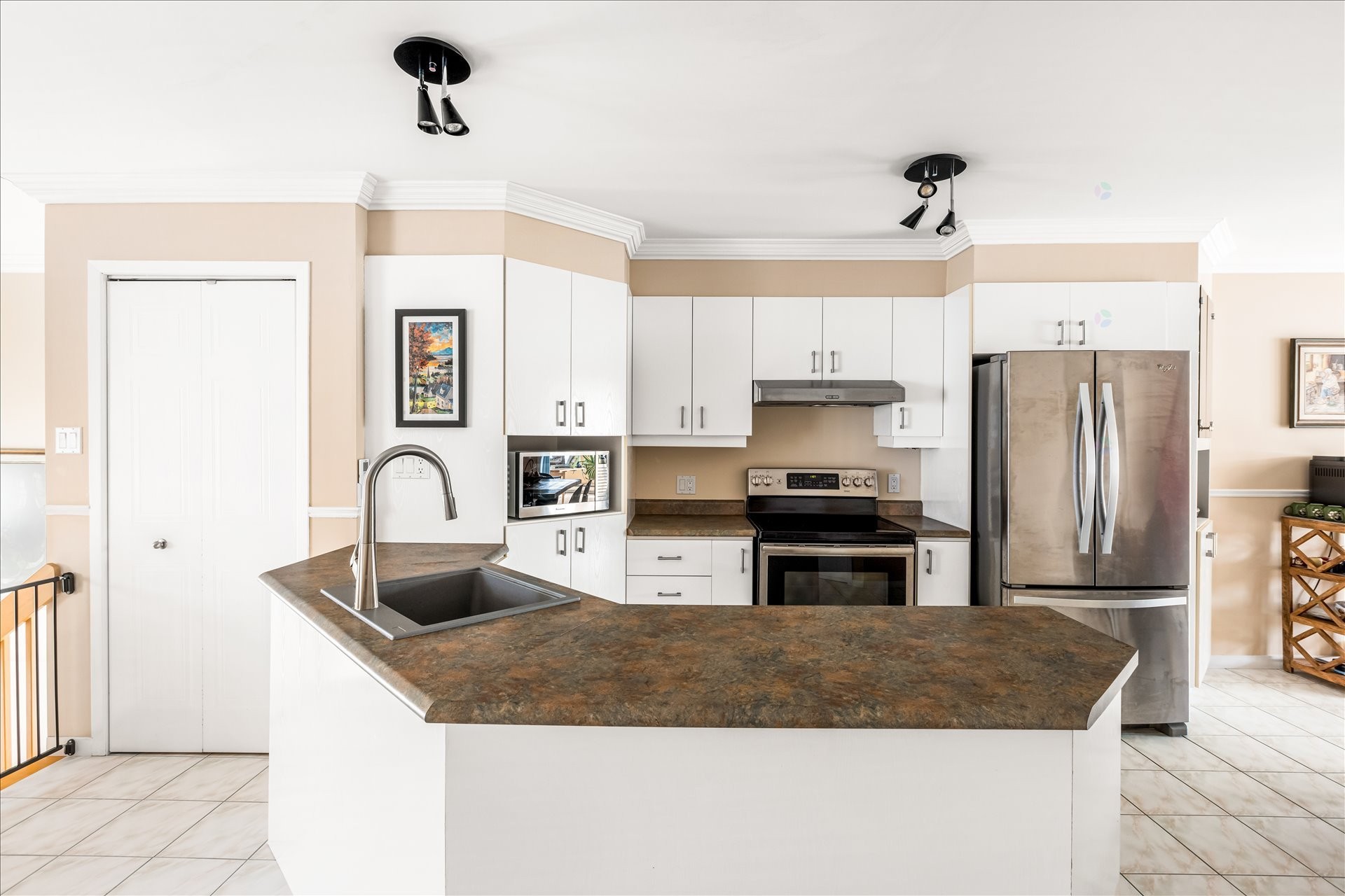 









3833


Av. Cyprien-Ducharme

,
Shawinigan,




QC
G9P5E8

