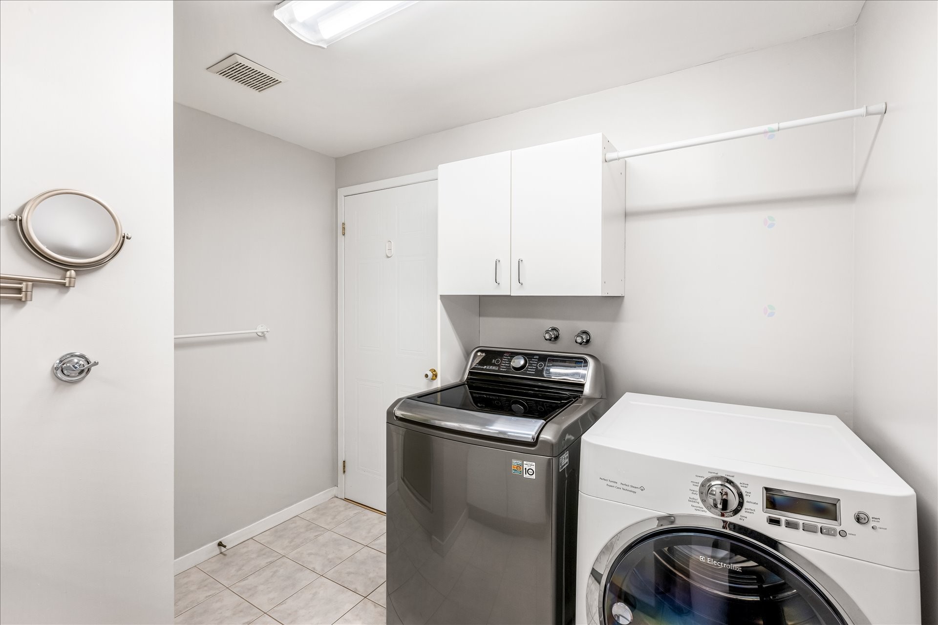 









3833


Av. Cyprien-Ducharme

,
Shawinigan,




QC
G9P5E8

