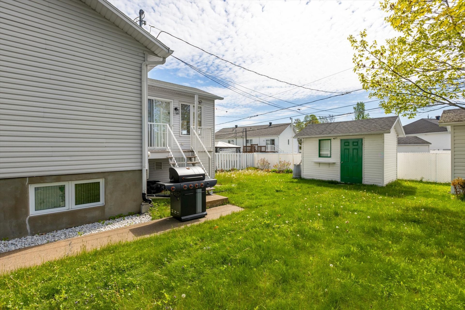 









3833


Av. Cyprien-Ducharme

,
Shawinigan,




QC
G9P5E8

