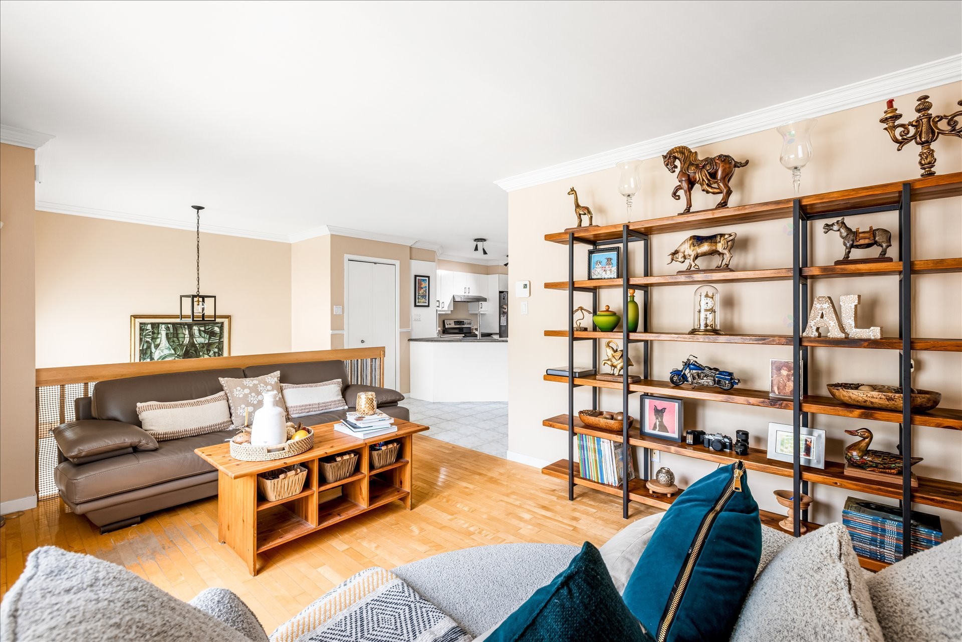 









3833


Av. Cyprien-Ducharme

,
Shawinigan,




QC
G9P5E8

